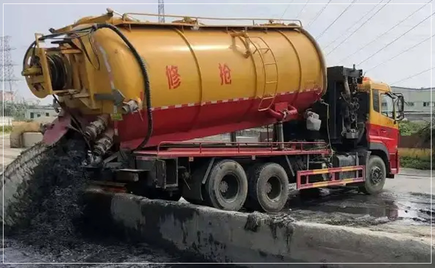 岳阳楼沉淀池清理案例